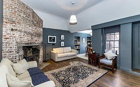 Ulster Apartment, 7 Henrietta Street, Dublin City Centre